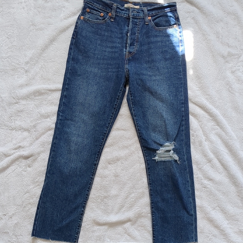 NWOT Levi's Wedgie Straight Distressed Jeans Size 29